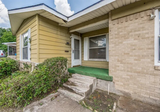 Photo 3 of Single family home for sale at 1112 E Ann Arbor Ave, Dallas, TX 75216 | MLS# 21294050 | Listing updated on 2026-07-28