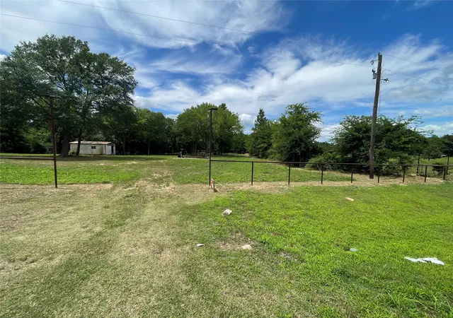 Photo 4 of Single family home for sale at 8278 Fm 17, Grand Saline, TX 75140 | MLS# 21294095 | Listing updated on 2026-08-20
