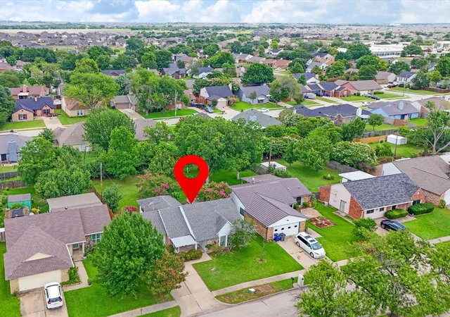 Photo 3 of Single family home for sale at 524 Carl C Senter St, Forney, TX 75126 | MLS# 21293983 | Listing updated on 2026-10-06