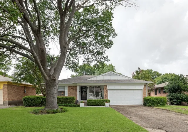 Homes for sale in Richardson, TX | 411 Lynn St, Richardson, TX 75080 | MLS# 21291573