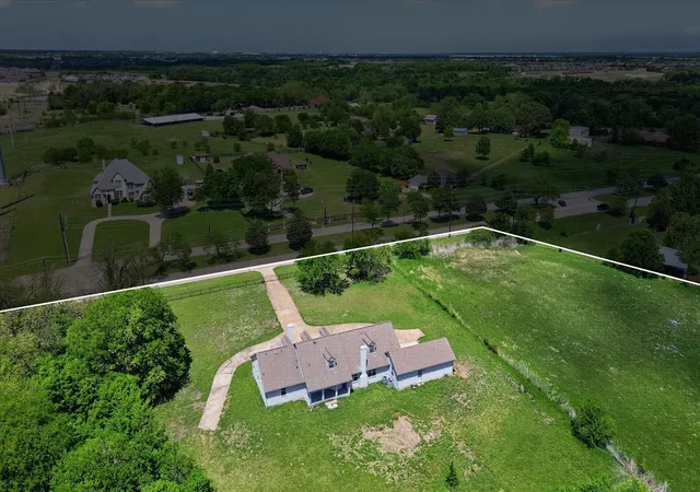 Photo 3 of Sale Pending at 4500 Lawson Rd, Mesquite, TX 75181 | MLS# 21273231 | Listing updated on 2026-08-21