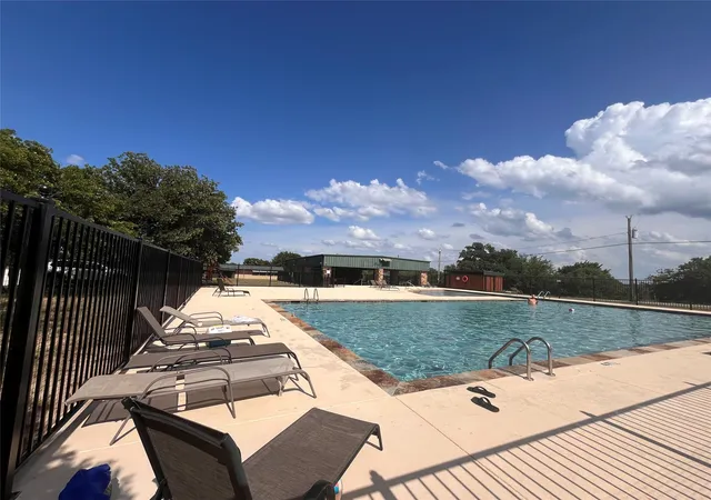 Homes for sale in Bowie, TX | 381 Ranchview Ct, Bowie, TX 76230 | MLS# 21294258