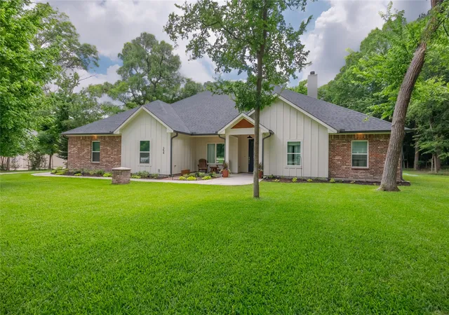 Photo 1 of Single family home for sale at 354 Glade Valley, Azle, TX 76020 | MLS# 21294326 | Listing updated on 2026-08-22
