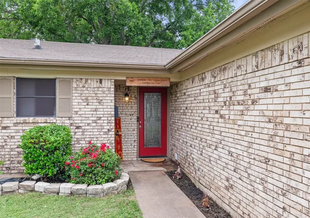 Homes for sale in Granbury, TX | 2015 Roberts Dr, Granbury, TX 76048 | MLS# 21289938