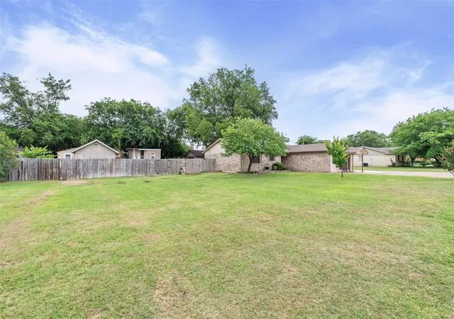 Homes for sale in Granbury, TX | 2015 Roberts Dr, Granbury, TX 76048 | MLS# 21289938