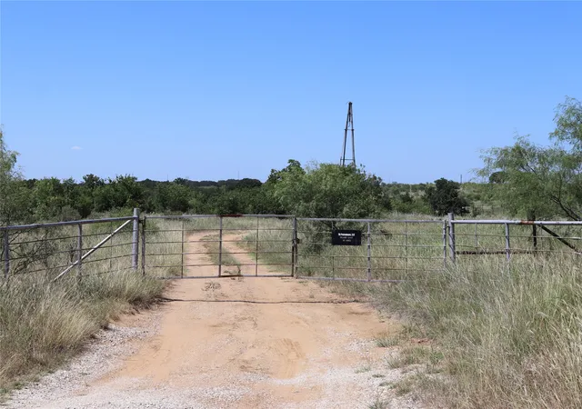 Homes for sale in Bellevue, TX | 1878 Feed Rd, Bellevue, TX 76228 | MLS# 21294327