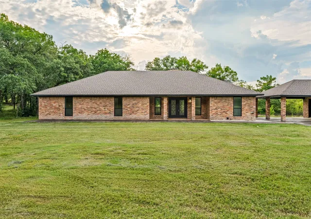 Photo 1 of Single family home for sale at 216 N Stovall Dr, Robinson, TX 76706 | MLS# 21288064 | Listing updated on 2026-07-22