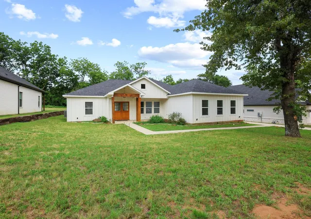 Photo 1 of Single family home for sale at 1834 S Park Ave, Denison, TX 75020 | MLS# 21287886 | Listing updated on 2026-09-20