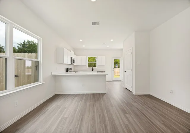 Photo 3 of Single family home for sale at 1409 Steadman, Sherman, TX 75092 | MLS# 21291475 | Listing updated on 2026-08-28