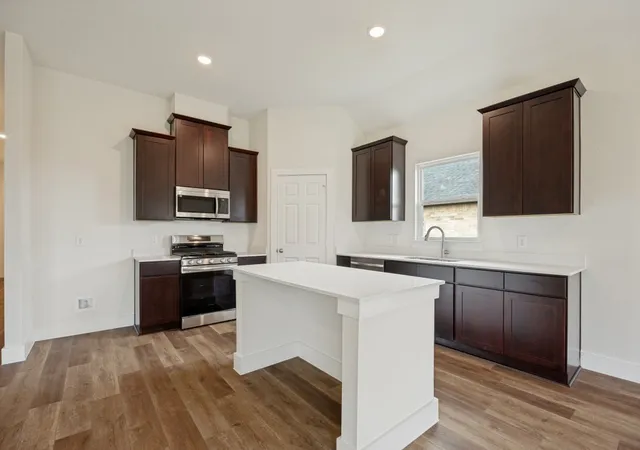 Photo 4 of Single family home for sale at 2411 Stonebriar Ln, Sherman, TX 75092 | MLS# 21294420 | Listing updated on 2026-08-29