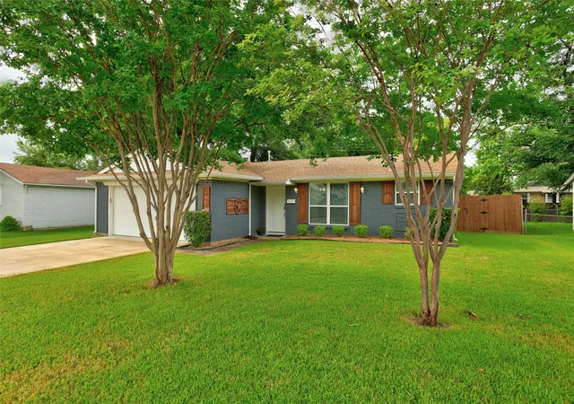 Photo 3 of Single family home for sale at 530 Apollo Rd, Richardson, TX 75081 | MLS# 21294448 | Listing updated on 2026-07-25