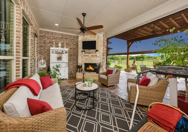 Photo 3 of Single family home for sale at 12413 Eagle Narrows Dr, Fort Worth, TX 76179 | MLS# 21286628 | Listing updated on 2026-09-17