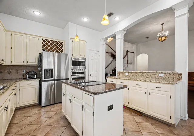 Photo 4 of Single family home for sale at 7004 Hillview Dr, Plano, TX 75025 | MLS# 21293759 | Listing updated on 2026-08-30
