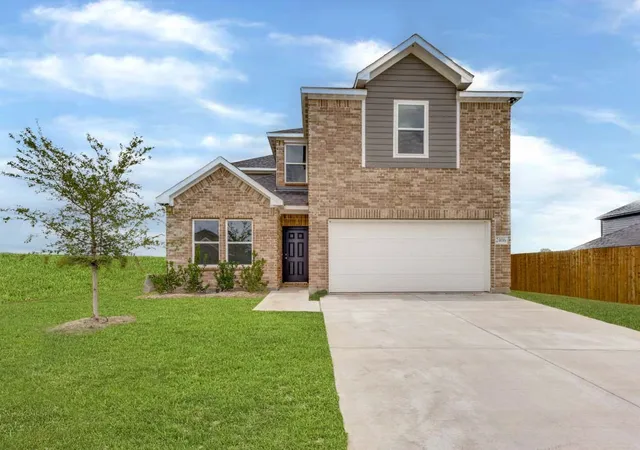 Photo 1 of Single family home for sale at 2406 Stonebriar Ln, Sherman, TX 75092 | MLS# 21294472 | Listing updated on 2026-08-30