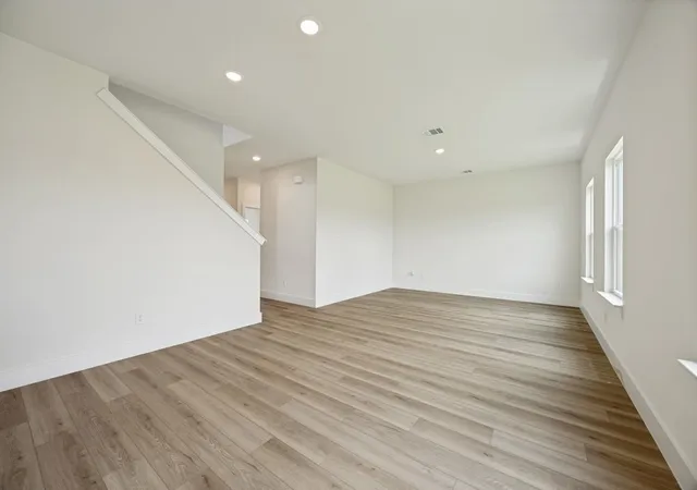 Photo 2 of Single family home for sale at 2406 Stonebriar Ln, Sherman, TX 75092 | MLS# 21294472 | Listing updated on 2026-08-30