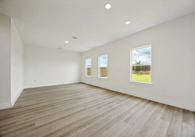 Photo 3 of Single family home for sale at 2406 Stonebriar Ln, Sherman, TX 75092 | MLS# 21294472 | Listing updated on 2026-08-30