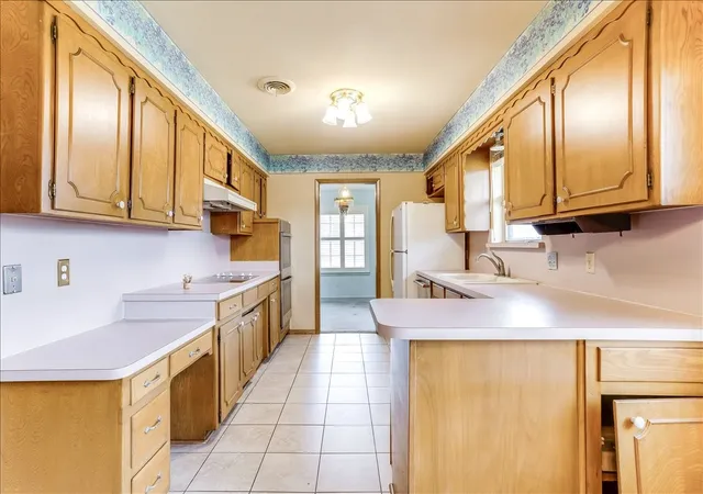 Photo 4 of Sale Pending at 1706 Stagecoach Dr, Pantego, TX 76013 | MLS# 21291721 | Listing updated on 2026-07-17
