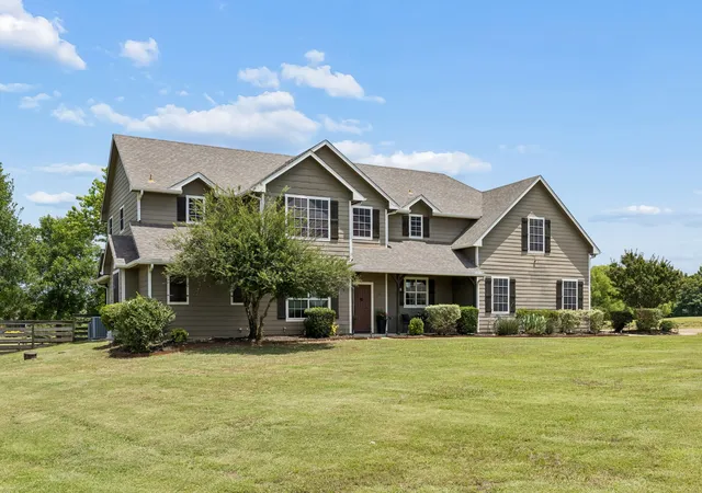 Homes for sale in Van Alstyne, TX | 117 Galvan Ln, Van Alstyne, TX 75495 | MLS# 21292663