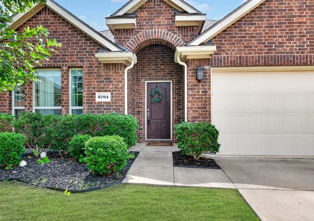 Photo 2 of Single family home for sale at 3704 Wrexham St, Frisco, TX 75036 | MLS# 21294573 | Listing updated on 2026-07-23