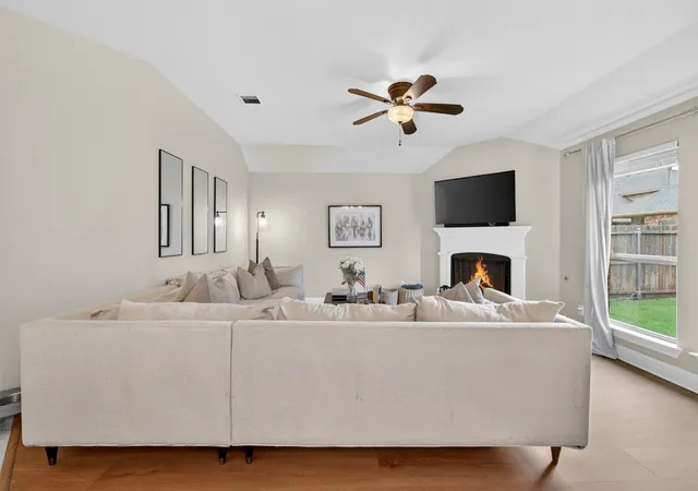 Photo 4 of Single family home for sale at 3704 Wrexham St, Frisco, TX 75036 | MLS# 21294573 | Listing updated on 2026-07-23
