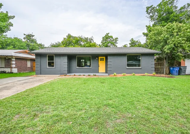 Photo 2 of Sale Pending at 2609 Inadale Ave, Dallas, TX 75228 | MLS# 21294599 | Listing updated on 2026-07-21