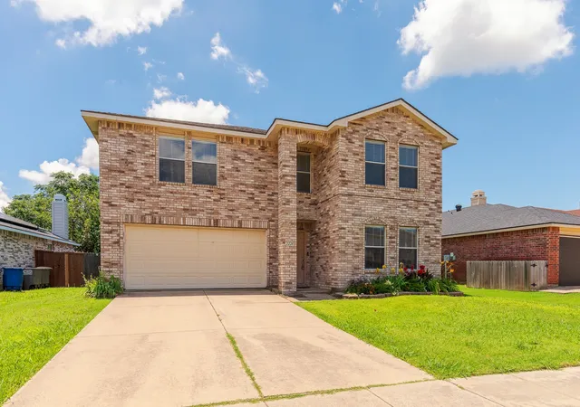 Homes for sale in Little Elm, TX | 2228 Bradford Pear Dr, Little Elm, TX 75068 | MLS# 21290040
