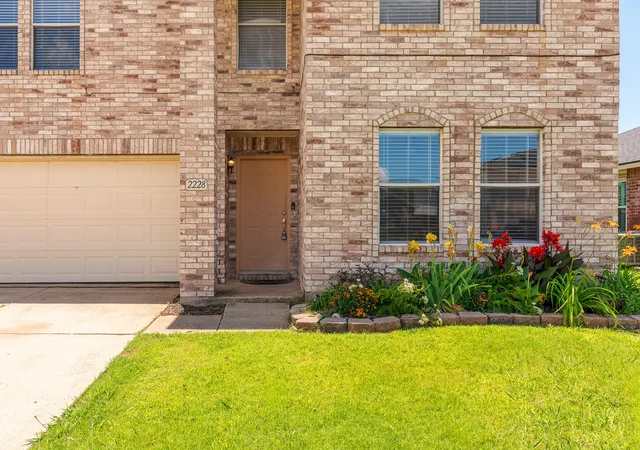 4th image of 2228 Bradford Pear Dr, Little Elm, TX 75068 | MLS# 21290040
