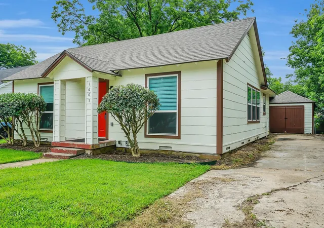 Photo 2 of Single family home for sale at 1605 Pine St, Grand Prairie, TX 75050 | MLS# 21294688 | Listing updated on 2026-08-18