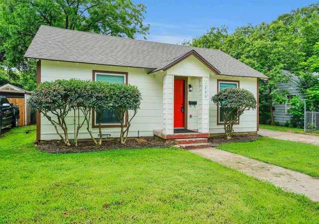 Photo 3 of Single family home for sale at 1605 Pine St, Grand Prairie, TX 75050 | MLS# 21294688 | Listing updated on 2026-08-18