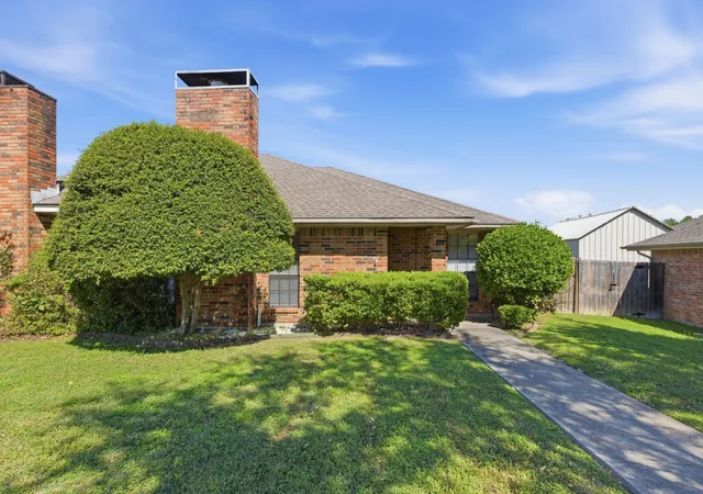 Homes for sale in De Soto, TX | 119 Larchbrook Dr, De Soto, TX 75115 | MLS# 21294730
