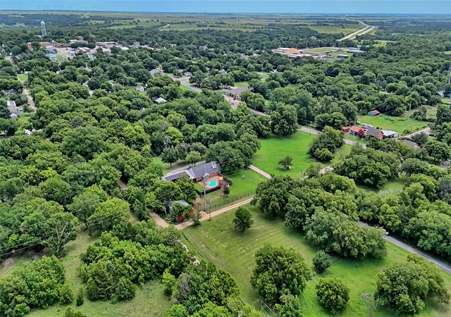 Homes for sale in St Jo, TX | 701 W Howell St, St Jo, TX 76265 | MLS# 21294741