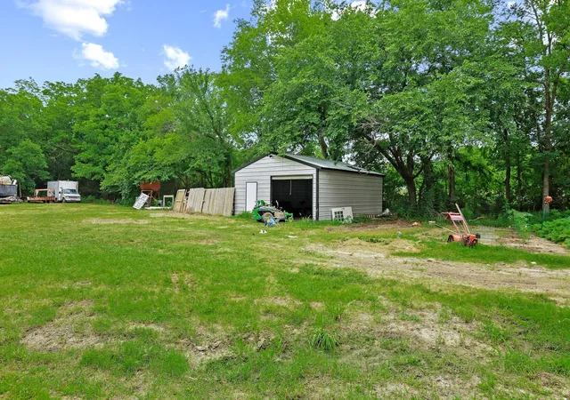 Photo 4 of Sale Pending at 101 Smith St, Bonham, TX 75418 | MLS# 21294732 | Listing updated on 2026-07-27