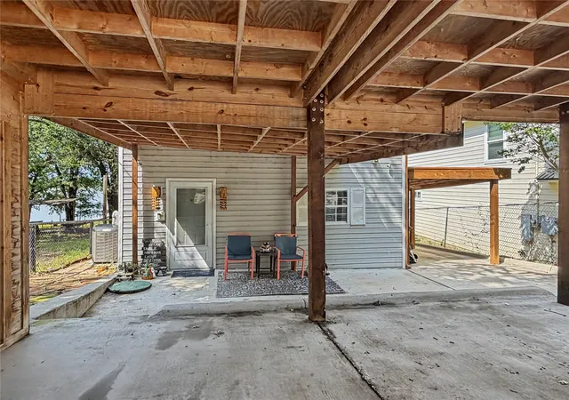 Photo 3 of Single family home for sale at 1152 W Lake Dr, Weatherford, TX 76087 | MLS# 21292425 | Listing updated on 2026-09-21