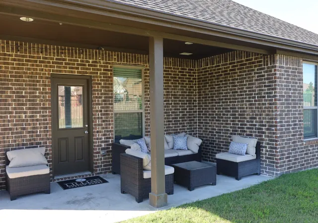 Photo 3 of Sale Pending at 277 Allegheny Dr, Burleson, TX 76028 | MLS# 21294779 | Listing updated on 2026-08-27