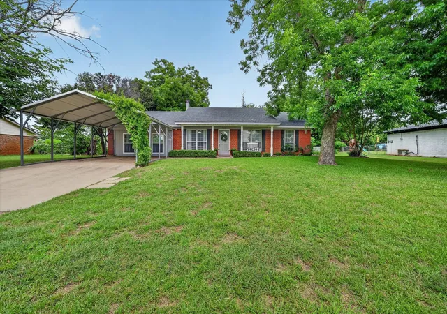 Homes for sale in Joshua, TX | 105 Murray St, Joshua, TX 76058 | MLS# 21294819