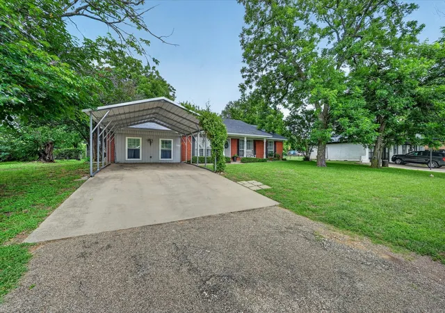 Homes for sale in Joshua, TX | 105 Murray St, Joshua, TX 76058 | MLS# 21294819