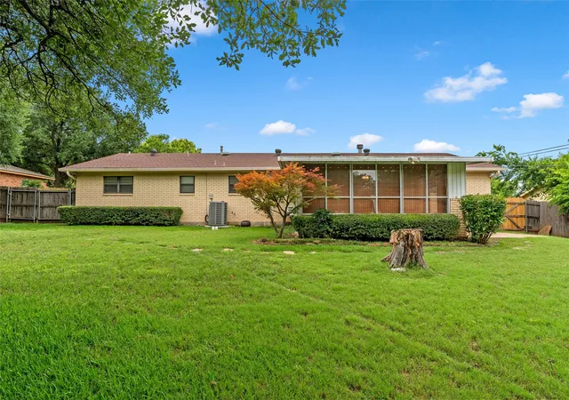 Homes for sale in Woodway, TX | 733 Arliss Dr, Woodway, TX 76712 | MLS# 21286945