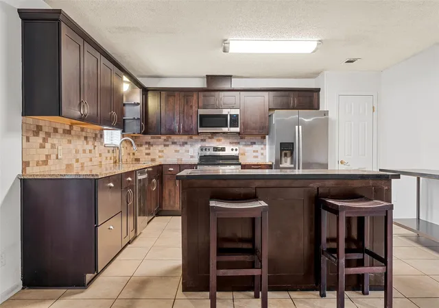 Photo 3 of Sale Pending at 733 Arliss Dr, Woodway, TX 76712 | MLS# 21286945 | Listing updated on 2026-07-25