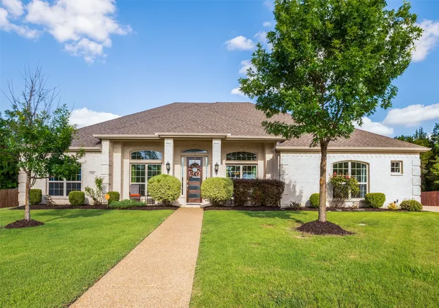 Homes for sale in De Soto, TX | 824 State St, De Soto, TX 75115 | MLS# 21294867