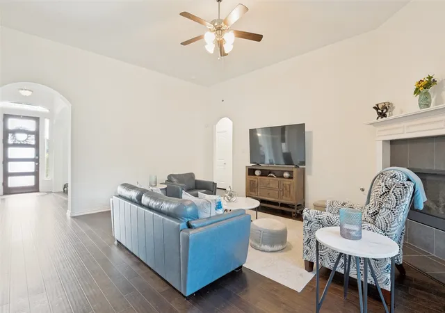 Homes for sale in De Soto, TX | 824 State St, De Soto, TX 75115 | MLS# 21294867