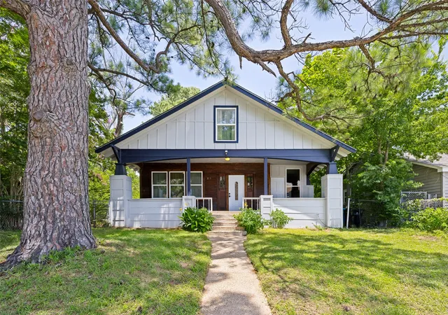 Photo 1 of Single family home for sale at 311 W Acheson St, Denison, TX 75020 | MLS# 21291198 | Listing updated on 2026-08-24