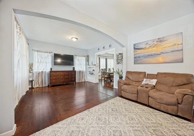 Photo 4 of Single family home for sale at 311 W Acheson St, Denison, TX 75020 | MLS# 21291198 | Listing updated on 2026-08-24
