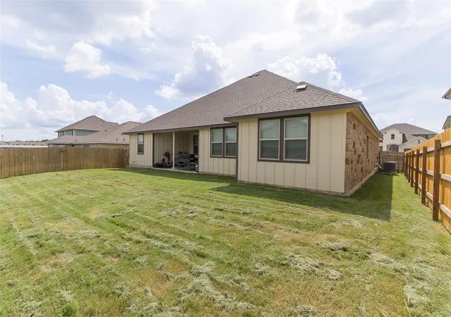 Photo 3 of Single family home for sale at 1834 Saddlebred Loop, Harker Heights, TX 76548 | MLS# 21292044 | Listing updated on 2026-09-02