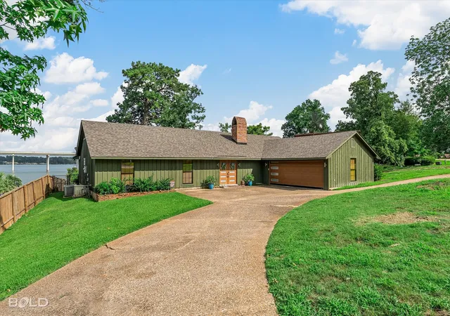Photo 2 of Sale Pending at 1821 Willow Point Dr, Shreveport, LA 71119 | MLS# 21294924 | Listing updated on 2026-08-21