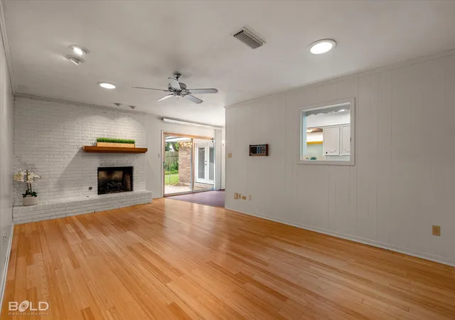 Photo 3 of Single family home for sale at 315 N Wickford Cir, Shreveport, LA 71115 | MLS# 21275553 | Listing updated on 2026-08-28