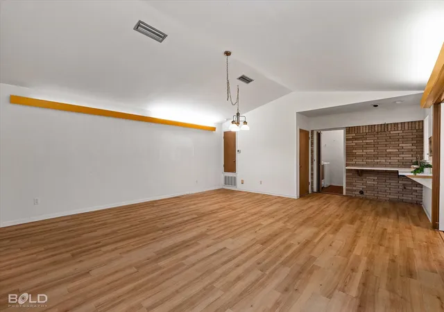 Photo 4 of Single family home for sale at 315 N Wickford Cir, Shreveport, LA 71115 | MLS# 21275553 | Listing updated on 2026-08-28