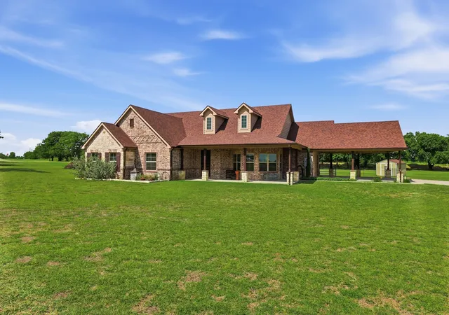 Single family home for sale at 11480 Chisum Rd, Sanger, TX 76266 | MLS# 21293390