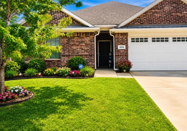 Photo 1 of Single family home for sale at 2605 Centurion Rd, Glenn Heights, TX 75154 | MLS# 21294407 | Listing updated on 2026-08-31