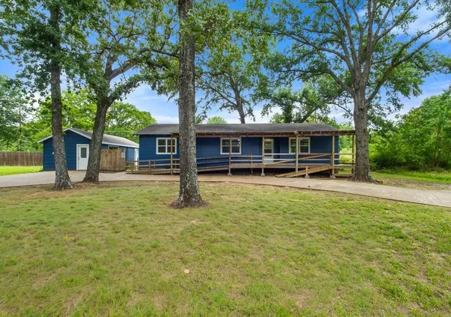 Homes for sale in Gun Barrel City, TX | 128 Harmon Rd, Gun Barrel City, TX 75156 | MLS# 21289121