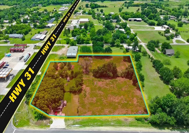 Photo 1 of Single family home for sale at 102 E Hwy 31, Dawson, TX 76639 | MLS# 21288779 | Listing updated on 2026-07-24